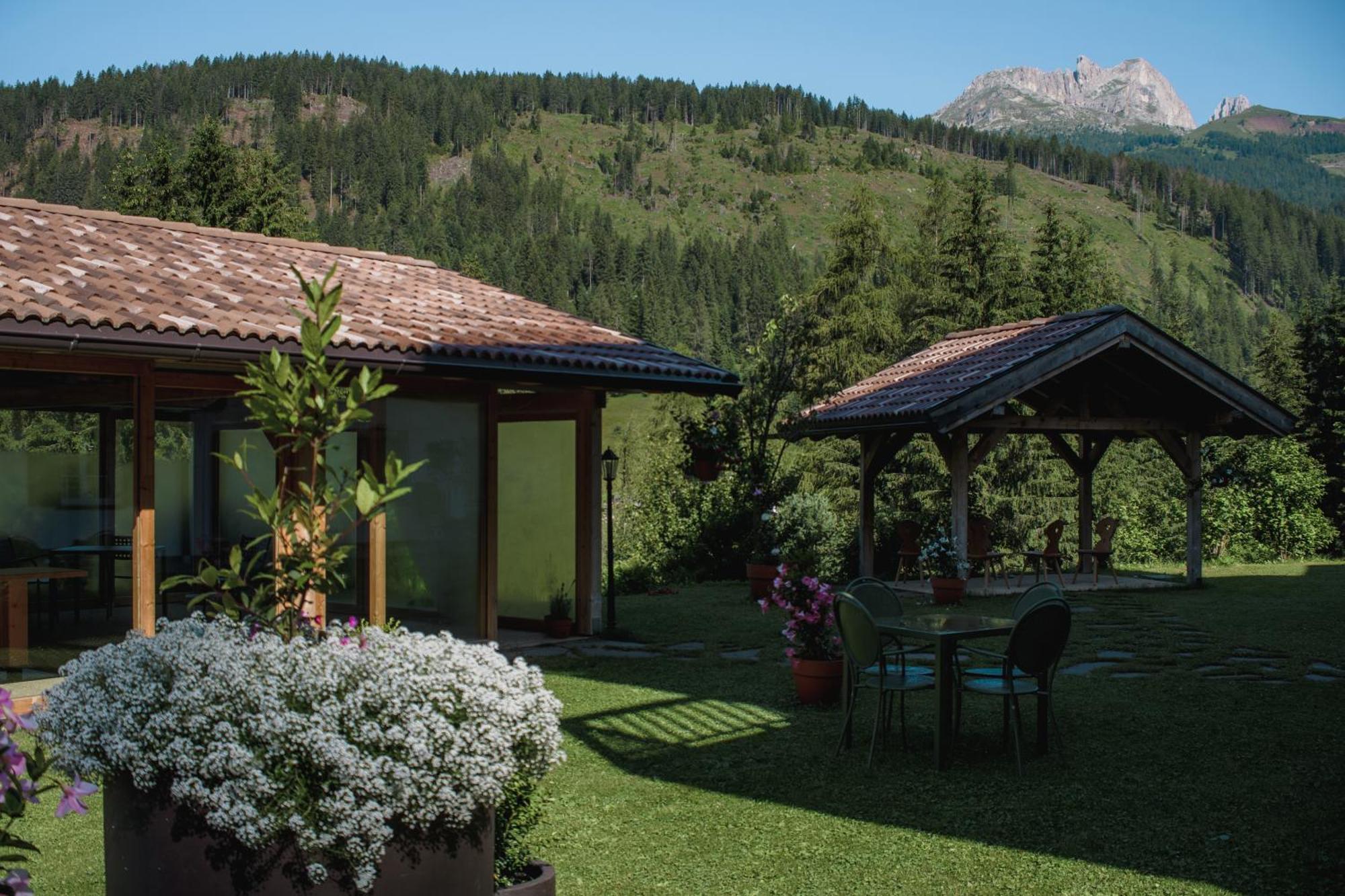 Appartamenti La Lum De Roisc Soraga Exterior photo